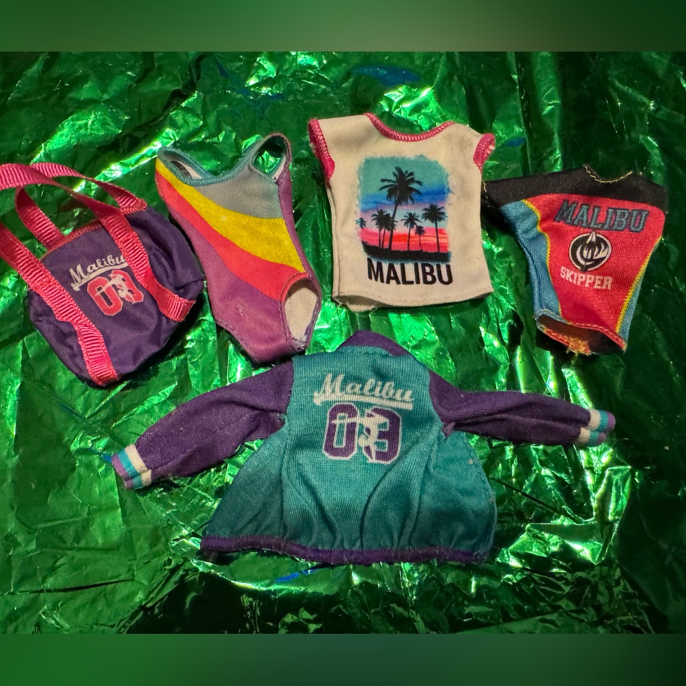 Barbie Malibu Skipper clothing lot
